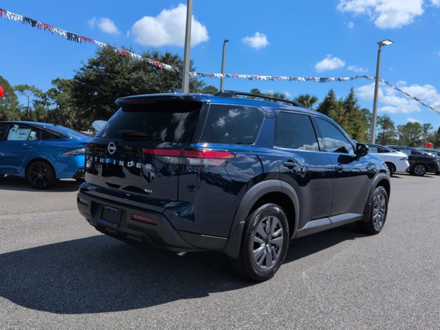 Used 2024 Nissan Pathfinder SV FWD image 4
