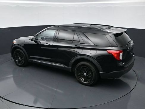 Used 2023 Ford Explorer XLT w/ Equipment Group 202A AWD/4WD image 42