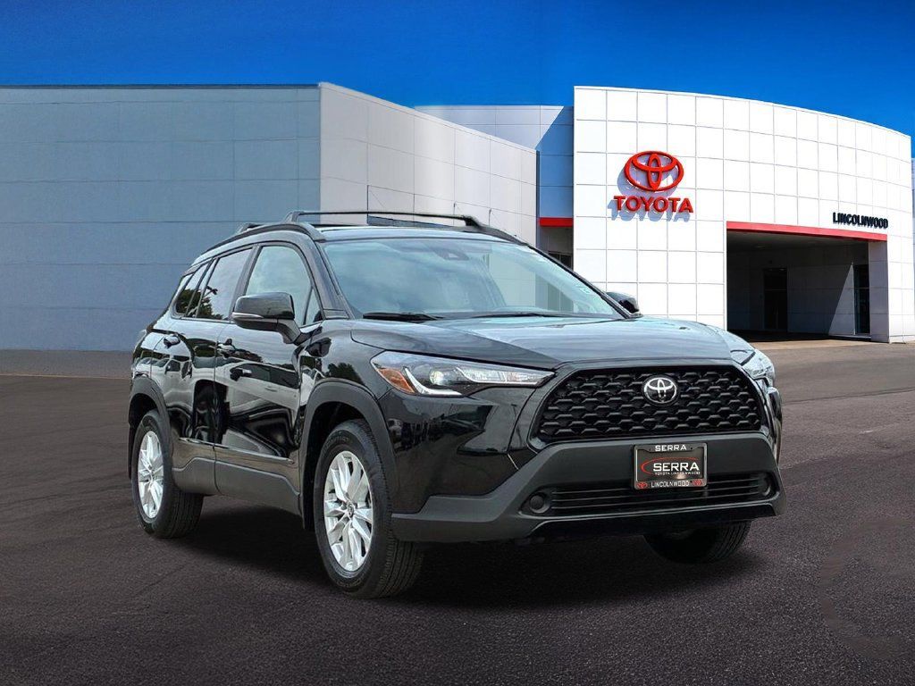 Used 2022 Toyota Corolla Cross LE w/ Moonroof Package AWD/4WD image 7