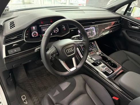 Used 2025 Audi Q7 3.0T Premium Plus w/ Premium Plus Package AWD/4WD image 10