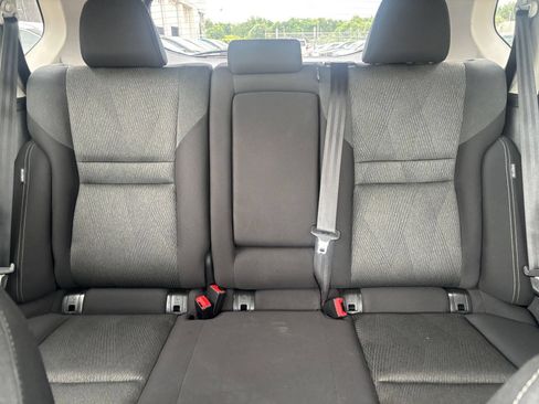 Used 2025 Nissan Rogue SV AWD/4WD image 40