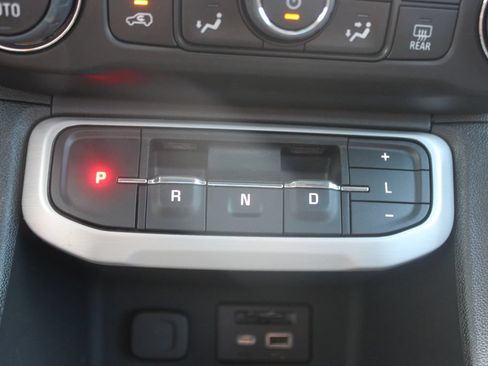 Used 2023 GMC Acadia SLT w/ Preferred Package FWD image 56