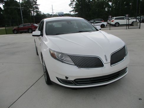 Used 2014 Lincoln MKS w/ Equipment Group 101A image 5