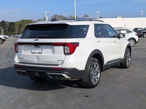 Certified 2025 Ford Explorer Platinum w/ Ultimate Package image 4