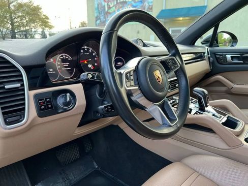 Used 2019 Porsche Cayenne image 26