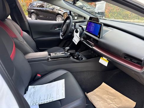 New 2026 Toyota Prius Plug-In Hybrid FWD image 12