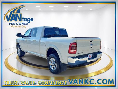 Used 2022 RAM 3500 Laramie AWD/4WD image 9