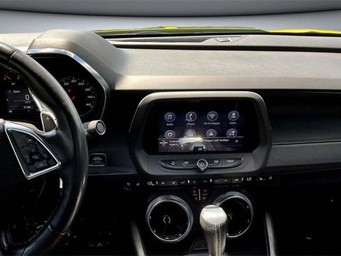 Used 2021 Chevrolet Camaro LT w/ RS Package image 9