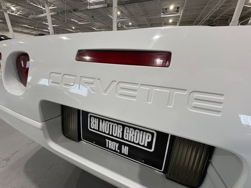Used 1991 Chevrolet Corvette Convertible RWD image 37