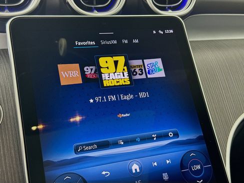 Used 2025 Mercedes-Benz GLC 300 image 16