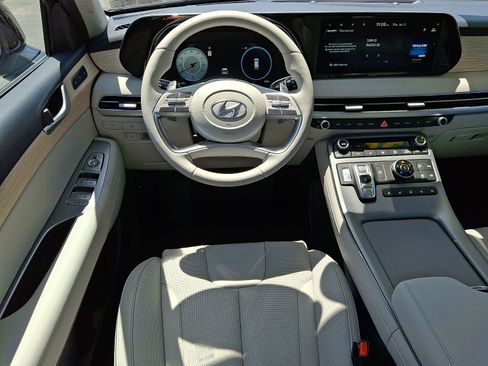 Used 2025 Hyundai Palisade Limited AWD/4WD image 12