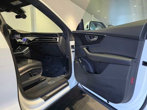 Used 2019 Audi Q8 Premium w/ Convenience Package image 12