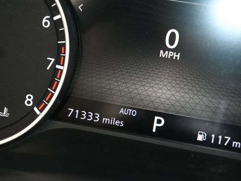 Used 2022 Nissan Pathfinder SV w/ SV Premium Package image 32