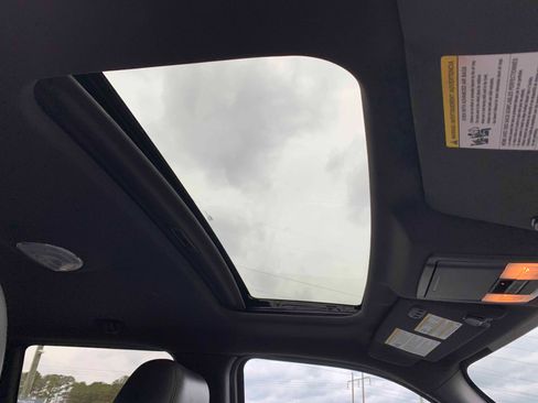 Used 2012 Ford F150 Raptor w/ Raptor Luxury Pkg image 6