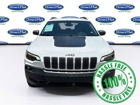 Used 2019 Jeep Cherokee Trailhawk AWD/4WD image 2