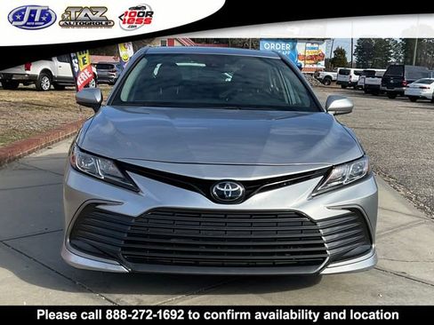 Used 2023 Toyota Camry LE image 2