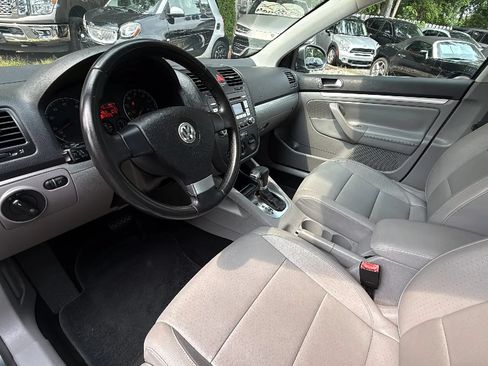 Used 2009 Volkswagen Jetta SE FWD image 34