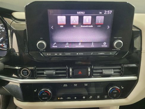 Used 2022 Nissan Pathfinder SV image 25