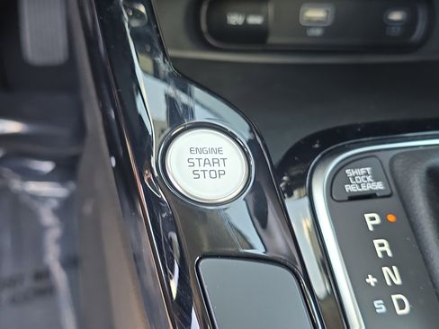 Certified 2025 Kia Soul GT-Line FWD image 27