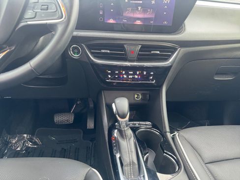 Used 2025 Buick Encore GX Avenir w/ Avenir Convenience Package image 11