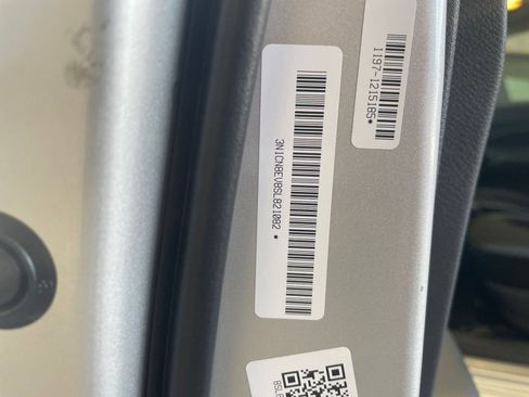 Used 2025 Nissan Versa SV image 29