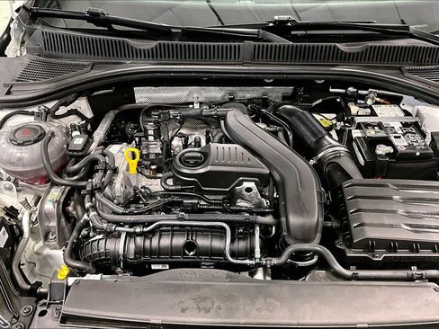 Used 2024 Volkswagen Jetta SE w/ Panoramic Sunroof Package FWD image 29