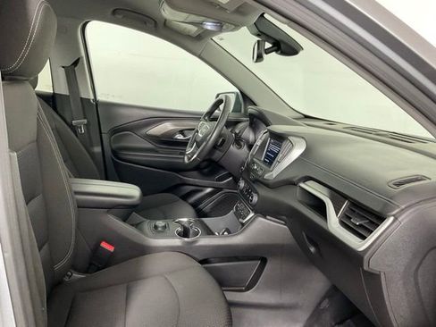 Used 2024 GMC Terrain SLE AWD/4WD image 16