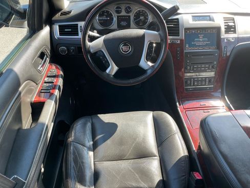 Used 2009 Cadillac Escalade EXT AWD/4WD image 27