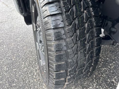 Used 2016 Toyota Tundra SR5 w/ SR5 Upgrade Package image 29