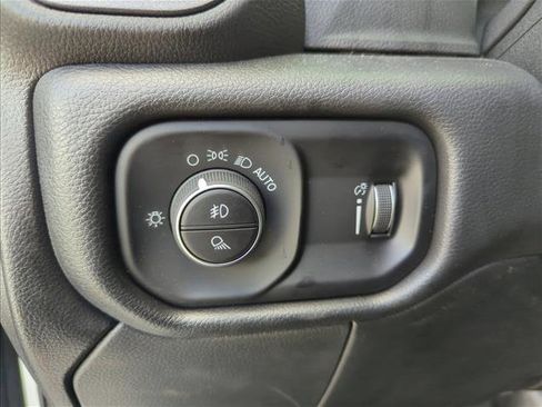 Used 2025 RAM 2500 Tradesman w/ Chrome Appearance Group image 25