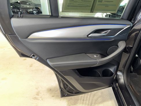 Used 2025 BMW X4 xDrive30i image 16