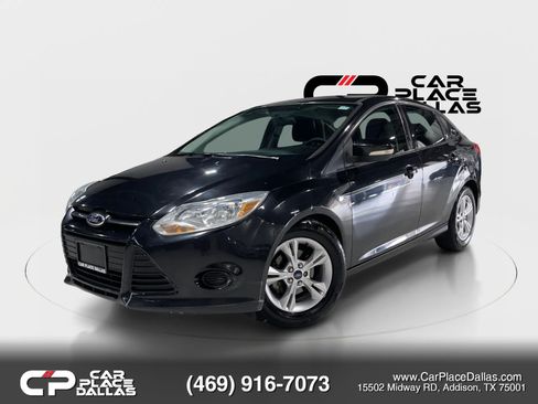 Used 2013 Ford Focus SE FWD image 2