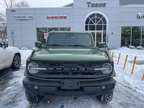 Used 2023 Ford Bronco Outer Banks image 2