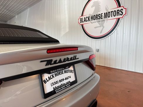 Used 2016 Maserati GranTurismo MC image 13