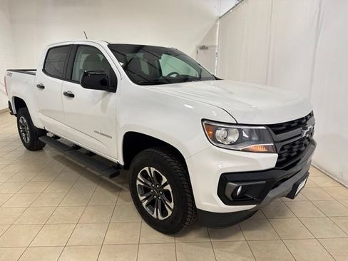 Used 2022 Chevrolet Colorado Z71 AWD/4WD image 7