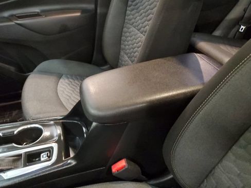 Used 2019 Chevrolet Equinox LT w/ Sun & Navigation Package AWD/4WD image 26