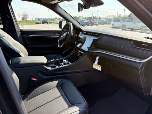 New 2026 Jeep Grand Cherokee Limited AWD/4WD image 14