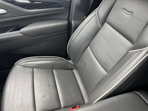 Certified 2024 Cadillac Escalade Sport w/ LPO, ONYX Package AWD/4WD image 45