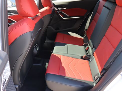 Used 2025 BMW X2 xDrive28i w/ Premium Package image 26