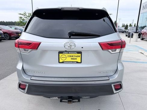 Used 2018 Toyota Highlander Limited Platinum AWD/4WD image 8