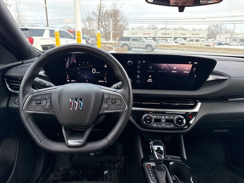 Used 2024 Buick Envista Sport Touring w/ Convenience I Package image 18