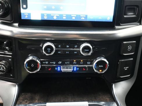 Used 2022 Ford F150 Lariat w/ Max Trailer Tow Package AWD/4WD image 9