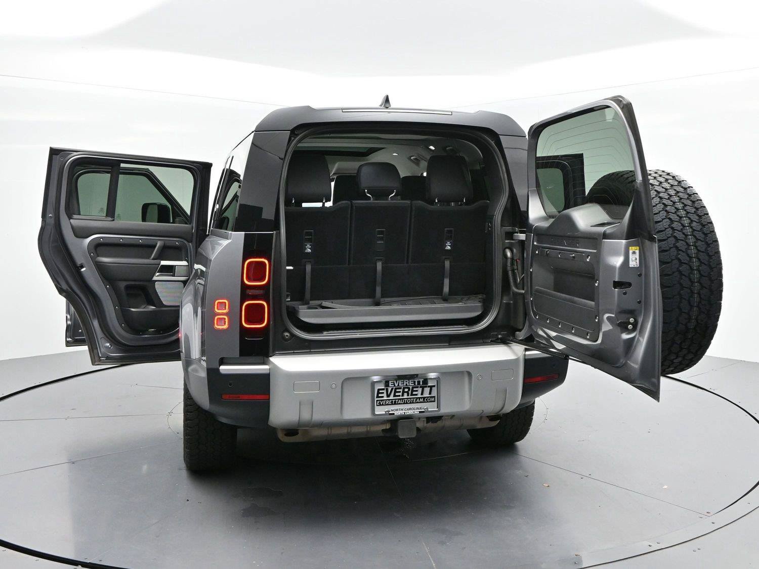 Used 2024 Land Rover Defender 130 S AWD/4WD image 51