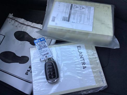 Used 2023 Hyundai Elantra SEL w/ Cargo Package image 48