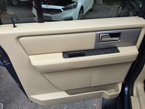 Used 2015 Ford Expedition EL Limited w/ Equipment Group 301A RWD image 19