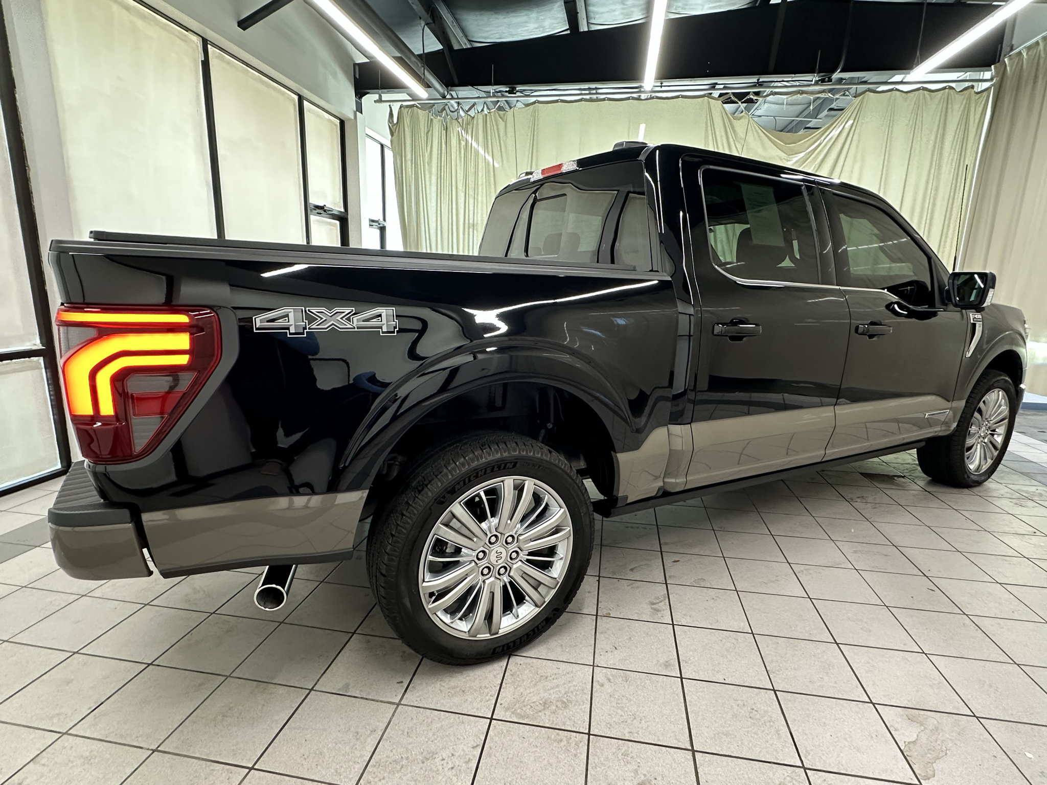 Used 2025 Ford F150 King Ranch AWD/4WD image 3