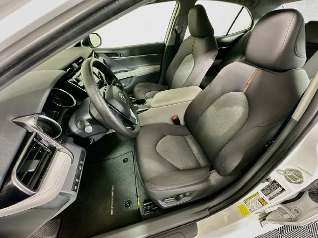 Used 2020 Toyota Camry LE w/ Convenience Package FWD image 12