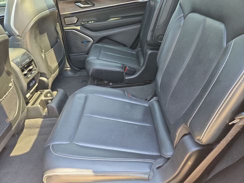 Used 2021 Jeep Grand Cherokee L Overland w/ Luxury Tech Group IV RWD image 18