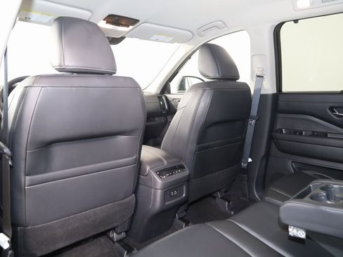 Used 2023 Nissan Pathfinder SL image 48