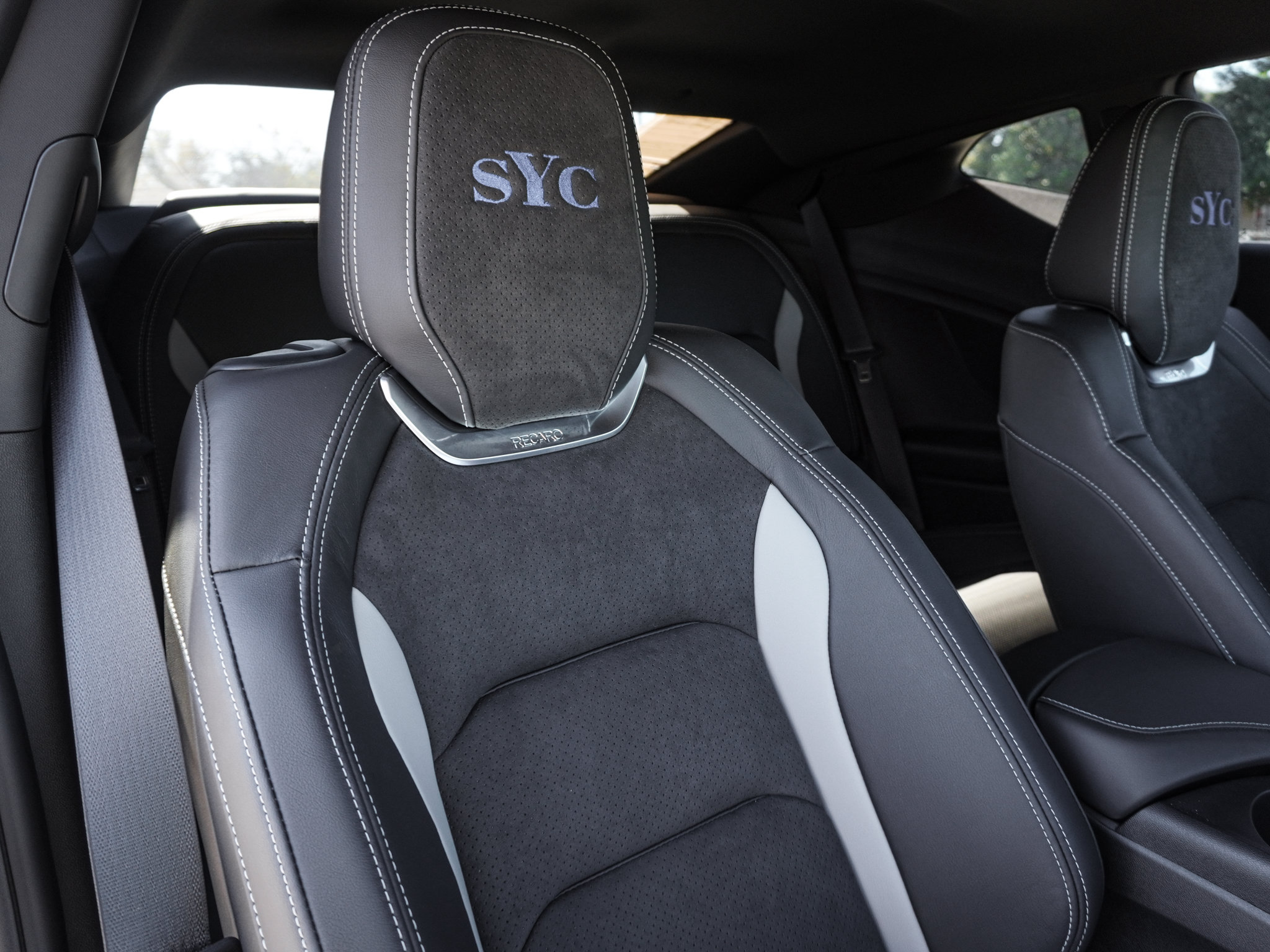 Used 2019 Chevrolet Camaro SS RWD image 34
